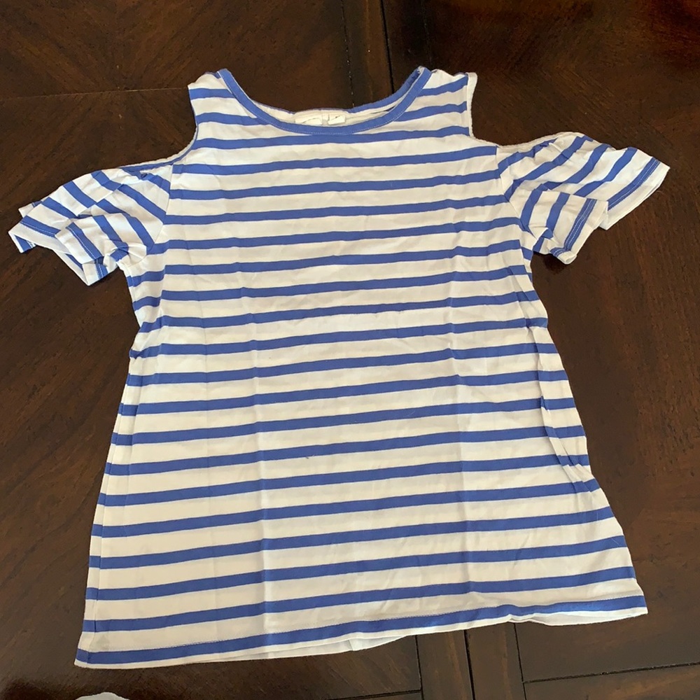 Off the shoulder kids striped t shirt top.